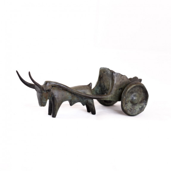 Bronze oxen and wheeled cart, hand made museum copy - BR052CODE00032 Bronze oxen and wheeled cart, hand made museum copy - BR052CODE00032